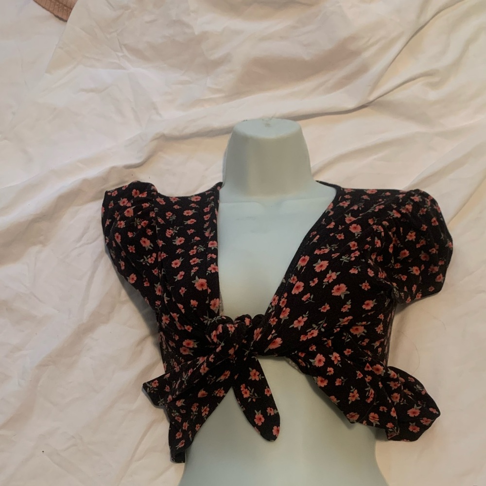 Black with pink flower tie crop top ruffle shirt